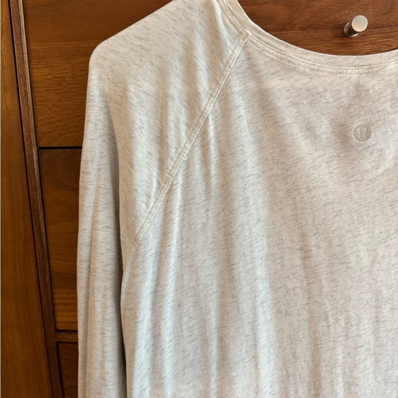 Lululemon Emerald Long Sleeve - Picture 3 of 8